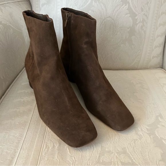 Vince Rockville Brown Suede Square Toe Ankle Bootie Boot Pinecone size 10 - Picture 3 of 7